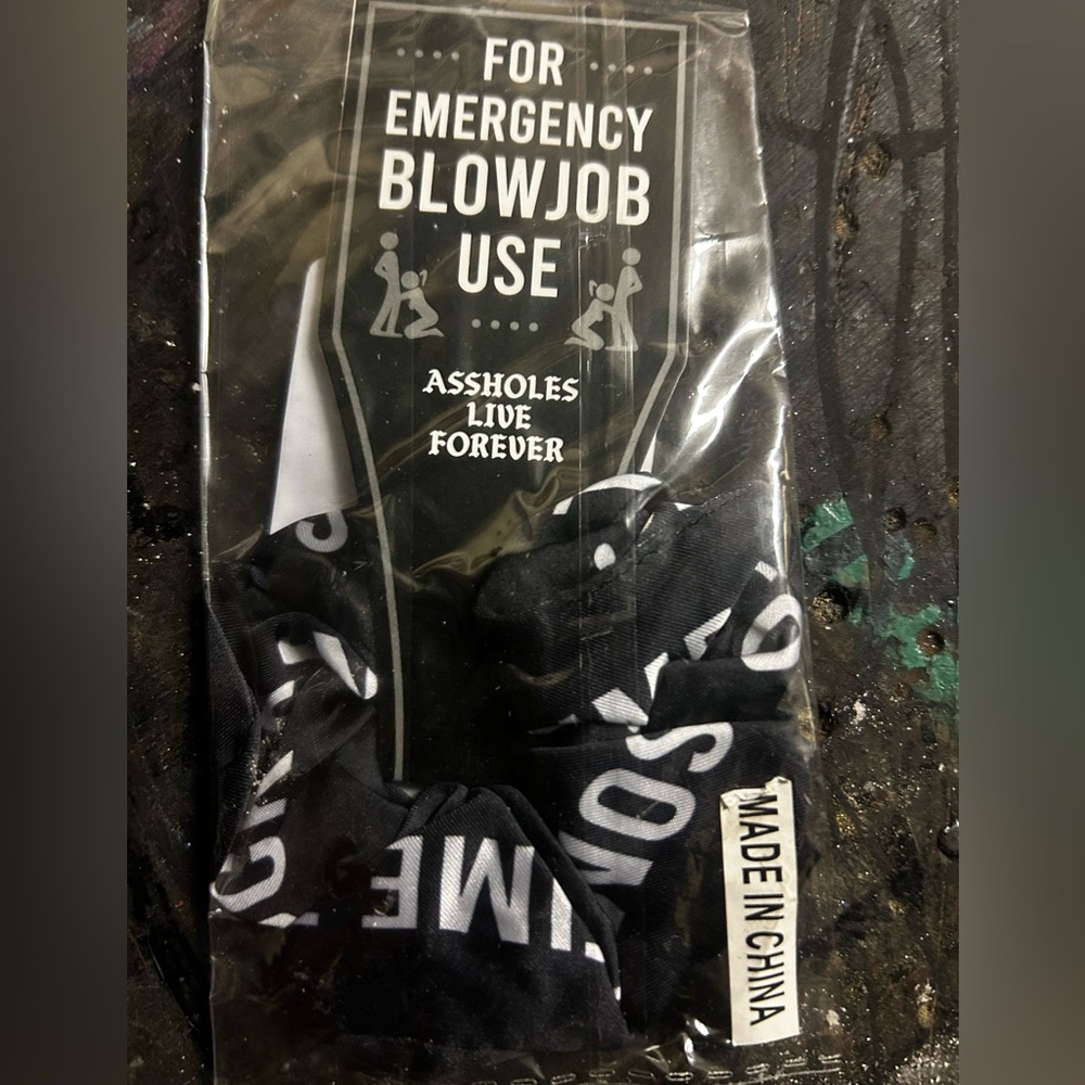 Assholes Live Forever “Emergency Blowjob” Scrunci.